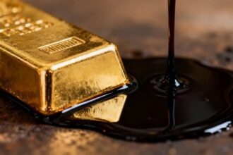 انخفاض أسعار الذهب والنفط عالميا