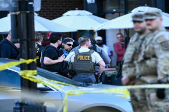 الولايات المتحدة تعلق طلبات الهجرة من الأفغان بعد الهجوم المسلح