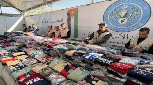 صورة حول : الحملة الأردنية توزّع 1600 طرد كسوة شتوية للأطفال ضمن حملة الشتاء في غزة الحملة الأردنية توزّع 1600 طرد كسوة شتوية للأطفال ضمن حملة الشتاء في غزة