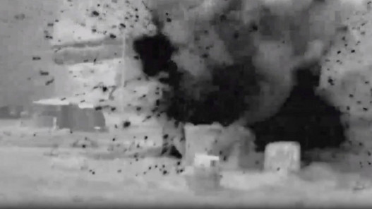 صورة حول : إصابات وشهداء في قصف إسرائيلي على ريف دمشق إصابات وشهداء في قصف إسرائيلي على ريف دمشق