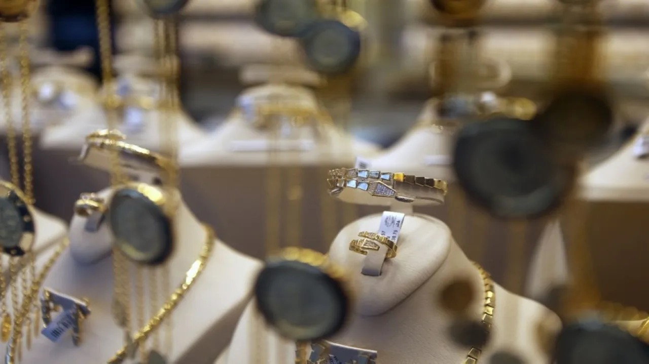 صورة حول : ارتفاع أسعار الذهب بالسوق المحلي الجمعة ارتفاع أسعار الذهب بالسوق المحلي الجمعة