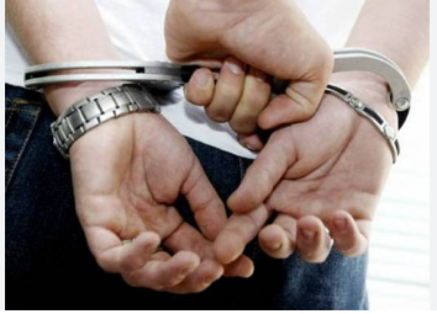 ضبط محتال باع "كوبونات وهمية" لثلاث فتيات داخل أحد مولات عمّان