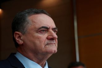 تل أبيب تُشدد الحدود مع مصر وتلوّح بالاستهداف المباشر للمقتحمين