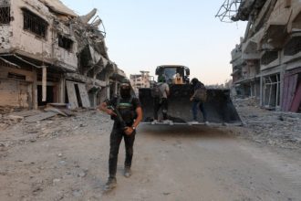 مصر تقترح على حماس تسليم أسلحة رفح مقابل ممر آمن