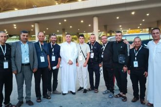 120 معلمًا متقاعدًا يشاركون في رحلة عمرة برعاية وزارة التربية