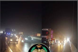 سقوط سلك كهرباء عالي الضغط يتسبب بإغلاق مؤقت لشارع الـ100