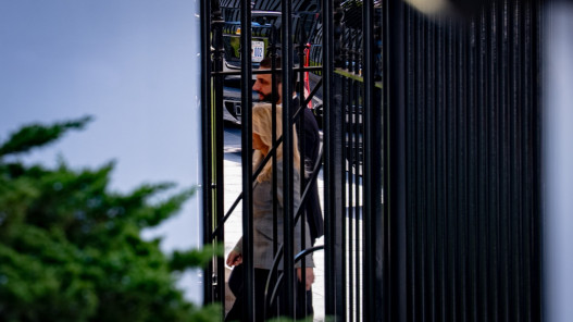 صورة حول : الشرع يبحث مع ترامب ملفات سوريا في البيت الأبيض الشرع يبحث مع ترامب ملفات سوريا في البيت الأبيض