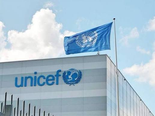 اليونيسف تحذر: آلاف عبوات حليب الرضع ومواد حيوية للأطفال محتجزة في غزة