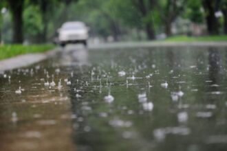 طقس العرب يحذر: سيول وبَرَد ورياح مفاجئة متوقعة نهاية الأسبوع