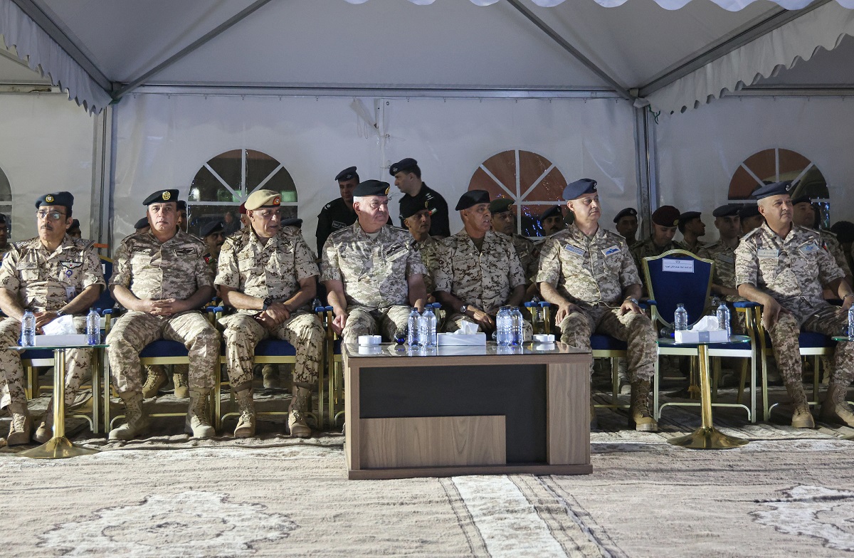 تنفيذ تمرين “صقور الهواشم/6” بحضور رئيس هيئة الأركان ونظيره البحريني