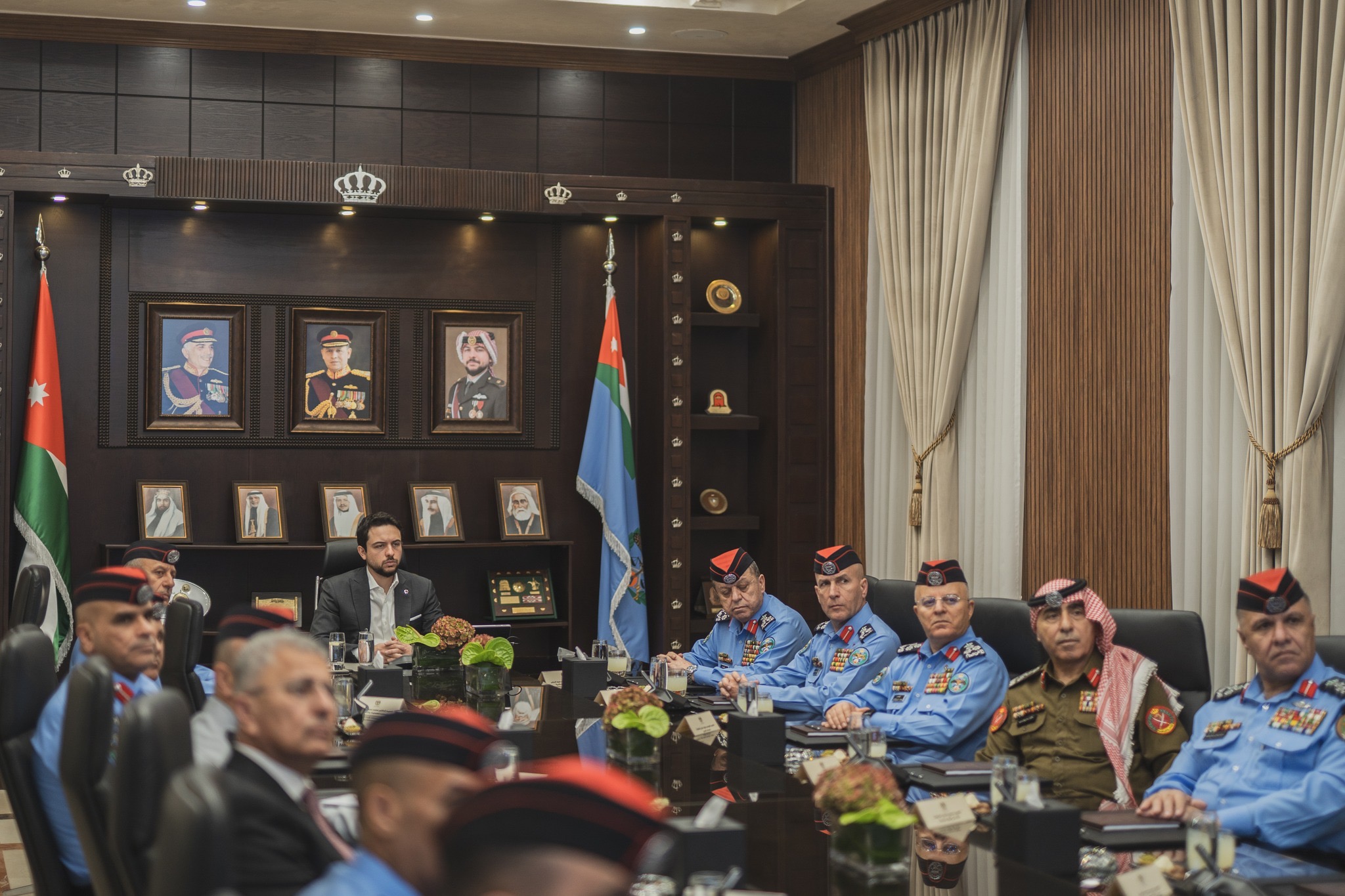 ولي العهد: فخورون بنشامى الأمن العام وجهودهم في حماية الوطن وتطوير العمل الأمني