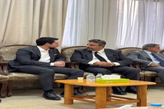 ولي العهد يقدم واجب العزاء بوفاة والدة السفير الأردني في لندن