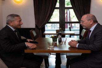 مباحثات أردنية – سنغافورية في سنغافورة: التركيز على التعاون التنموي والسياسي الإقليمي