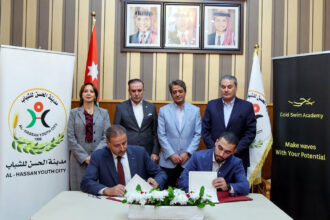 اتفاقية تعاون بين مدينة الحسن للشباب وأكاديمية جولد سويم لتنفيذ برامج سباحة للشباب