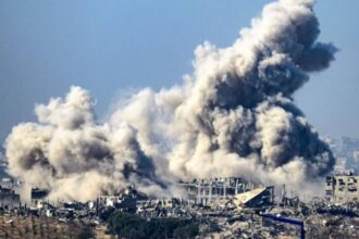 استشهاد فلسطيني وإصابة آخرين بقصف إسرائيلي على حي التفاح في غزة