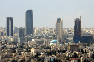 استقرار تدريجي على الأجواء مع ظهور الغيوم ونشاط الرياح الشرقية