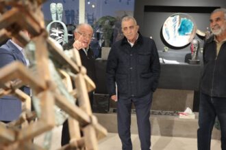 وزير الثقافة يزور محترف الفنان حازم الزعبي ويثني على دور الفن التشكيلي الأردني