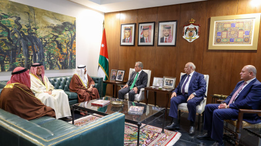 عاجل| حسان يستقبل رئيس مجلس الشورى البحريني ويبحث تعزيز التعاون بين البلدين