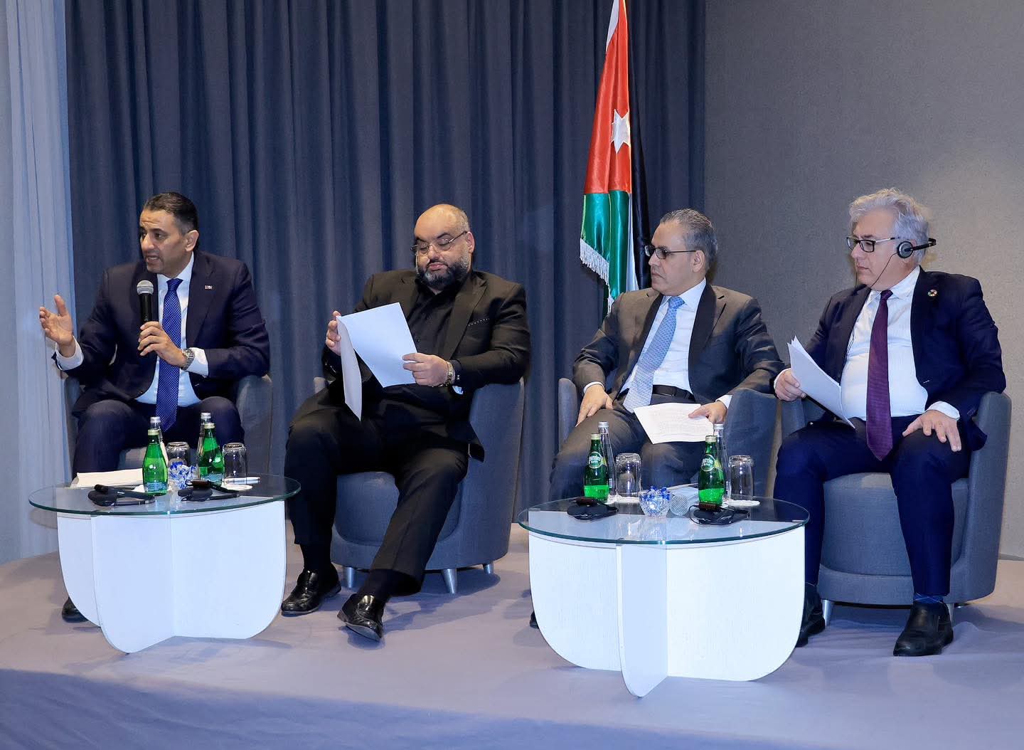 صورة حول : بعد ثلاث سنوات على تطبيقه.. لجنة الاقتصاد والاستثمار النيابية تبحث أثر قانون بيئة الاستثمار بعد ثلاث سنوات على تطبيقه.. لجنة الاقتصاد والاستثمار النيابية تبحث أثر قانون بيئة الاستثمار