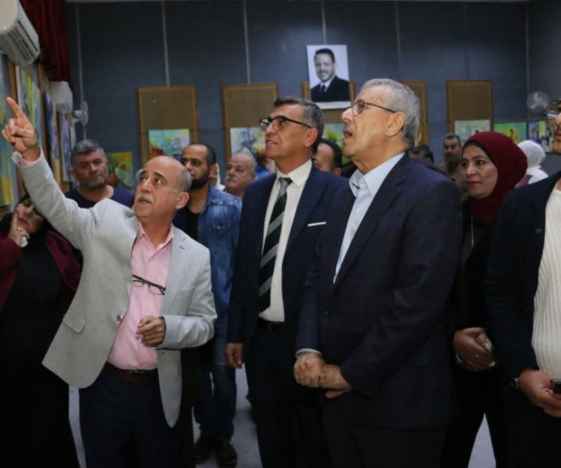 صورة حول : افتتاح المعرض الشخصي الثامن للفنان نصر الزعبي بعنوان “نبضات” افتتاح المعرض الشخصي الثامن للفنان نصر الزعبي بعنوان “نبضات”