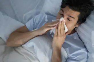 خبير أردني يحذر من موجة إنفلونزا مبكرة وشديدة هذا الموسم