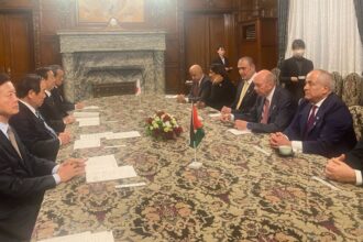 الفايز في طوكيو: دعوة لالتزام إسرائيل بوقف النار وتعزيز الشراكة الأردنية اليابانية