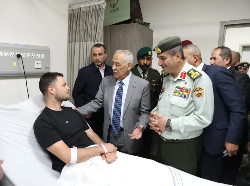 صورة حول : بتوجيهات ملكية.. رئيس الديوان الملكي يزور مصابي الأجهزة الأمنية في الرمثا بتوجيهات ملكية.. رئيس الديوان الملكي يزور مصابي الأجهزة الأمنية في الرمثا