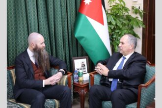 وزير العدل يبحث مع السفير الأمريكي تعزيز التعاون القضائي وتطوير منظومة العدالة