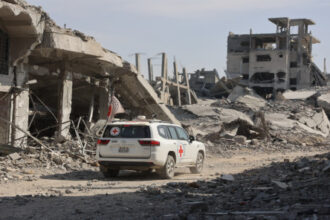 الاحتلال يتسلم جثث محتجزين من غزة