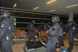 أمن وحماية المطارات تنفذ تمرينا أمنيا "درع المطار"