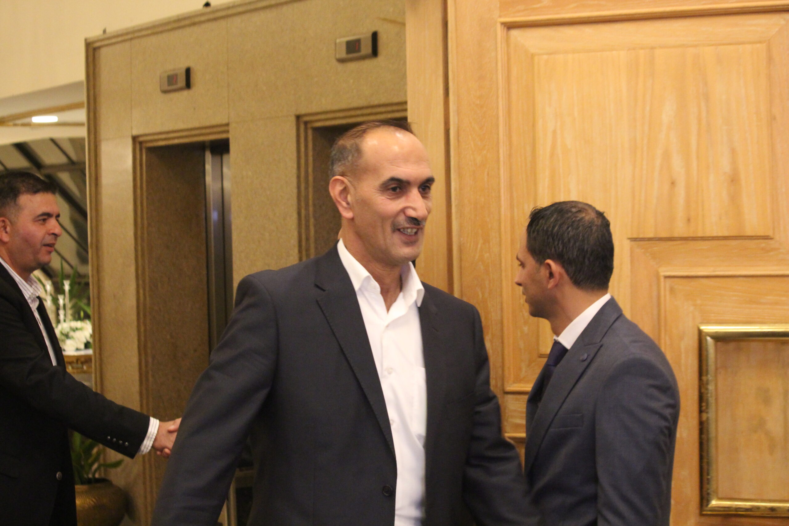 الكابتن الطيار دريد اللواما يولم بمناسبة زفاف نجله