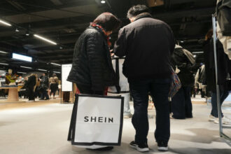 تحركات فرنسية لتعليق "شي ان"