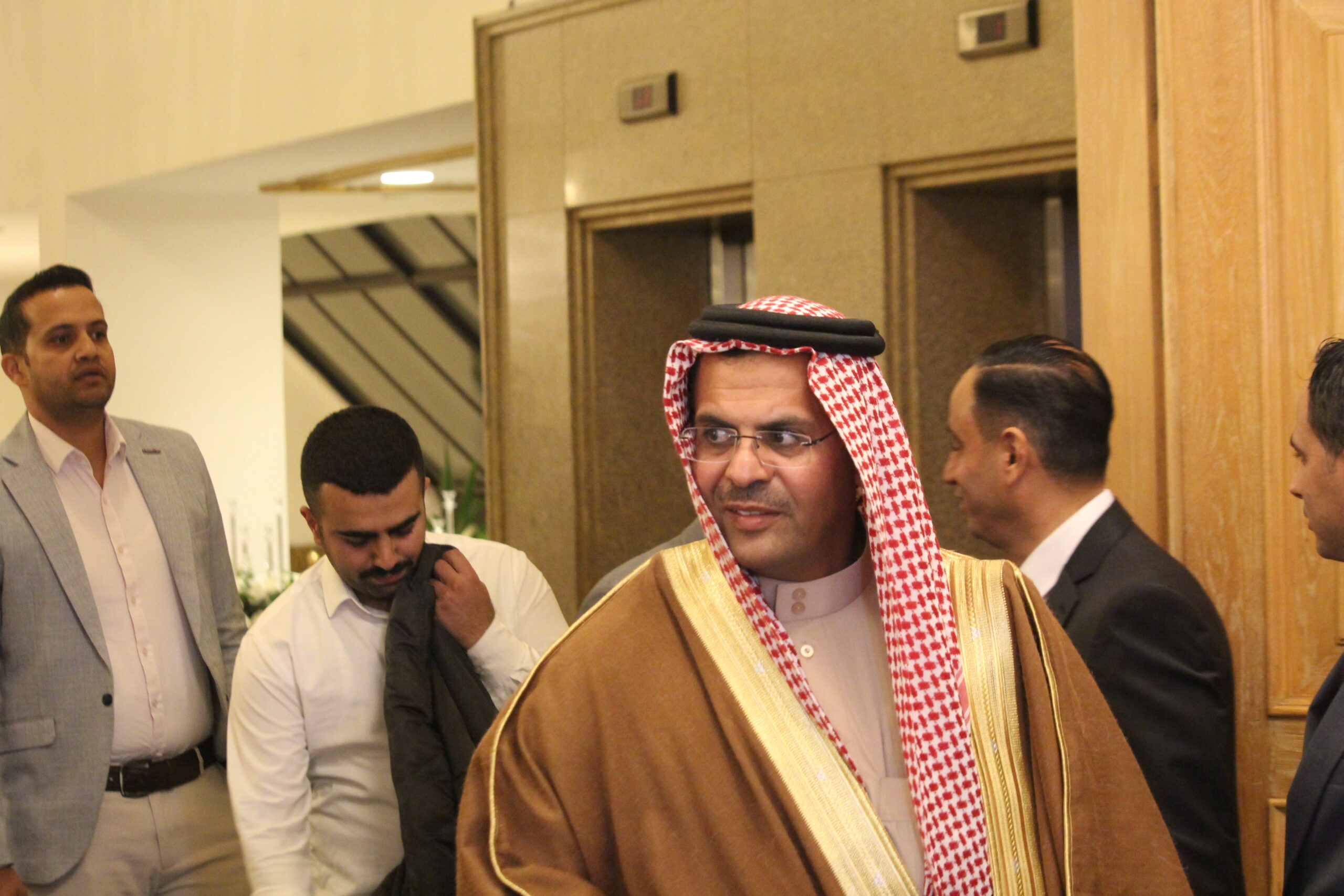 الكابتن الطيار دريد اللواما يولم بمناسبة زفاف نجله