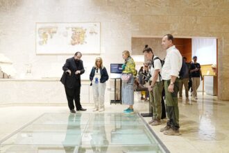 وفد إعلامي إيطالي يزور البترا