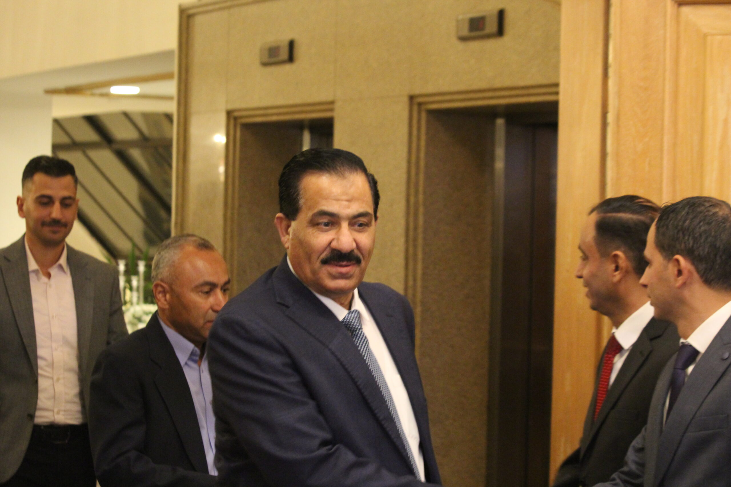 الكابتن الطيار دريد اللواما يولم بمناسبة زفاف نجله