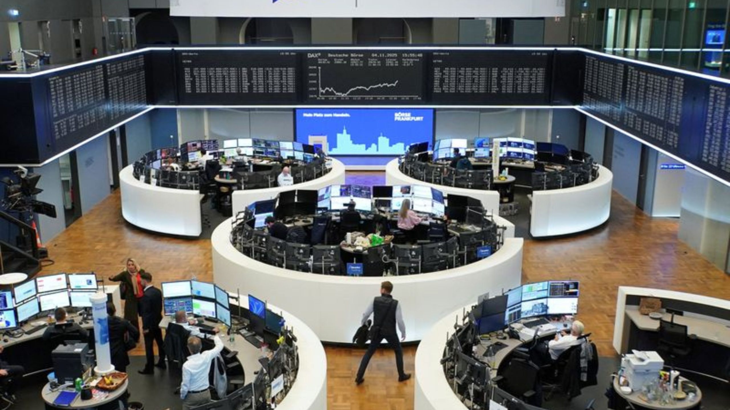 مؤشرات الأسهم الأوروبية تسجل تراجعات جماعية