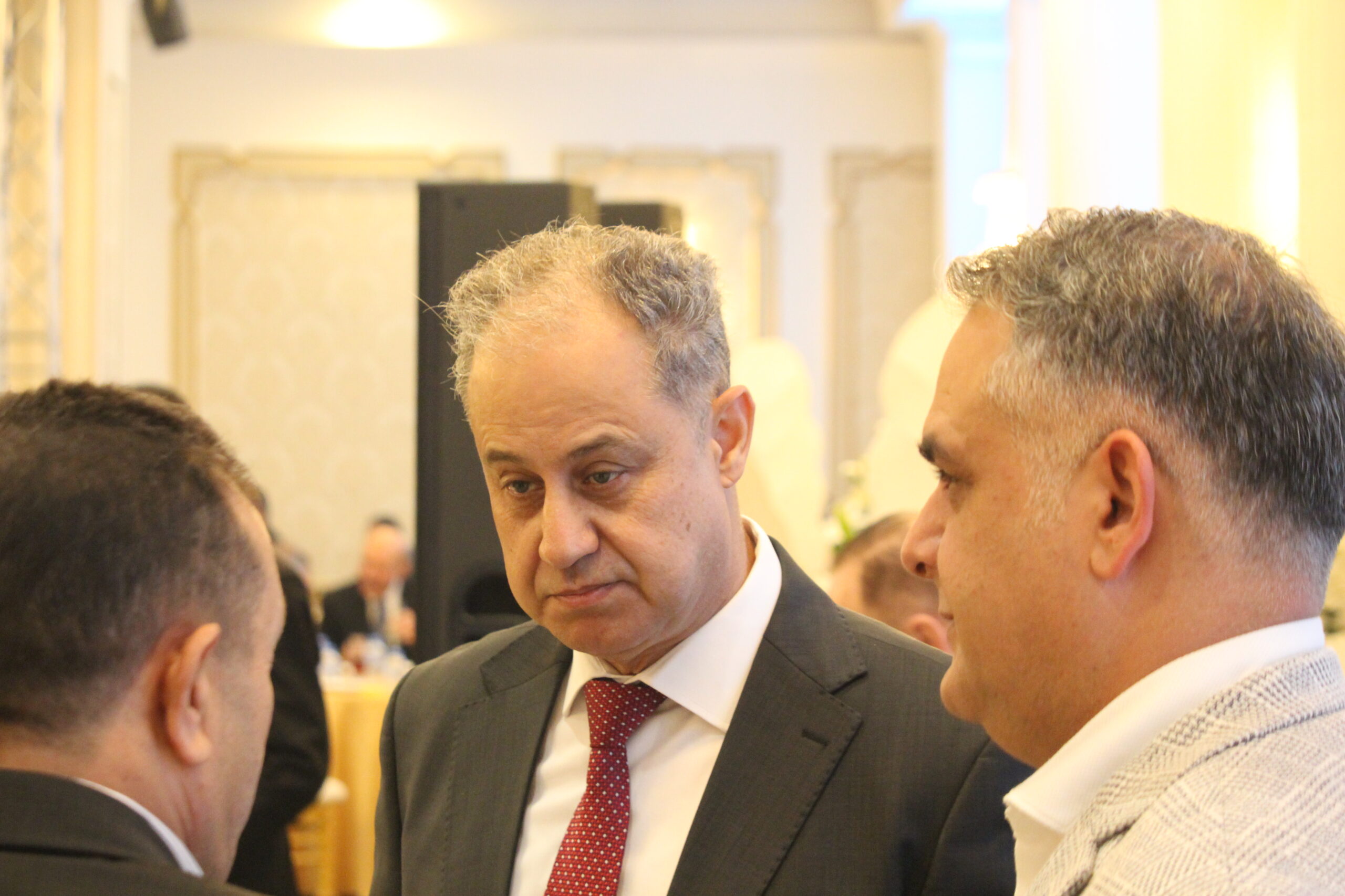 الكابتن الطيار دريد اللواما يولم بمناسبة زفاف نجله