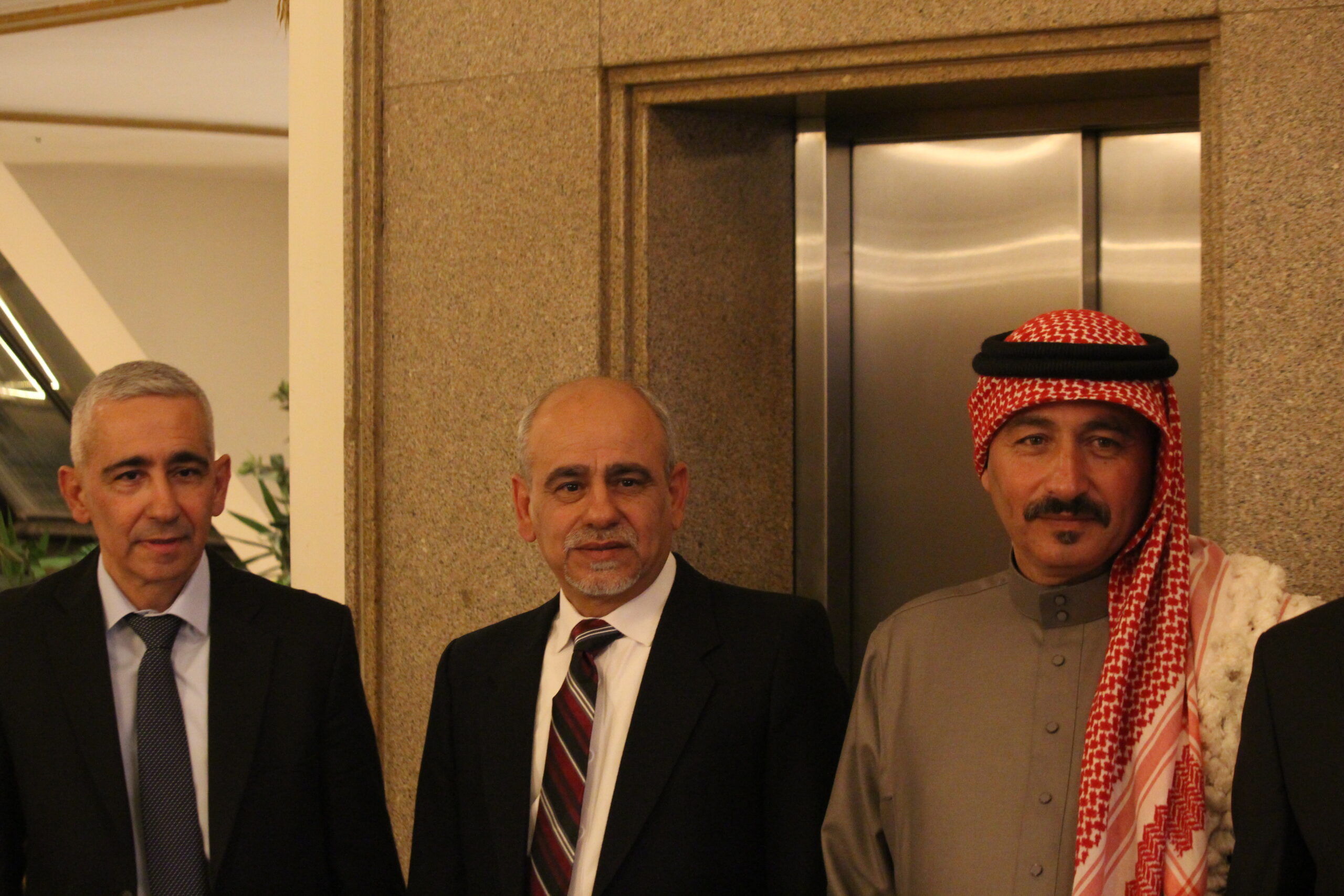 الكابتن الطيار دريد اللواما يولم بمناسبة زفاف نجله