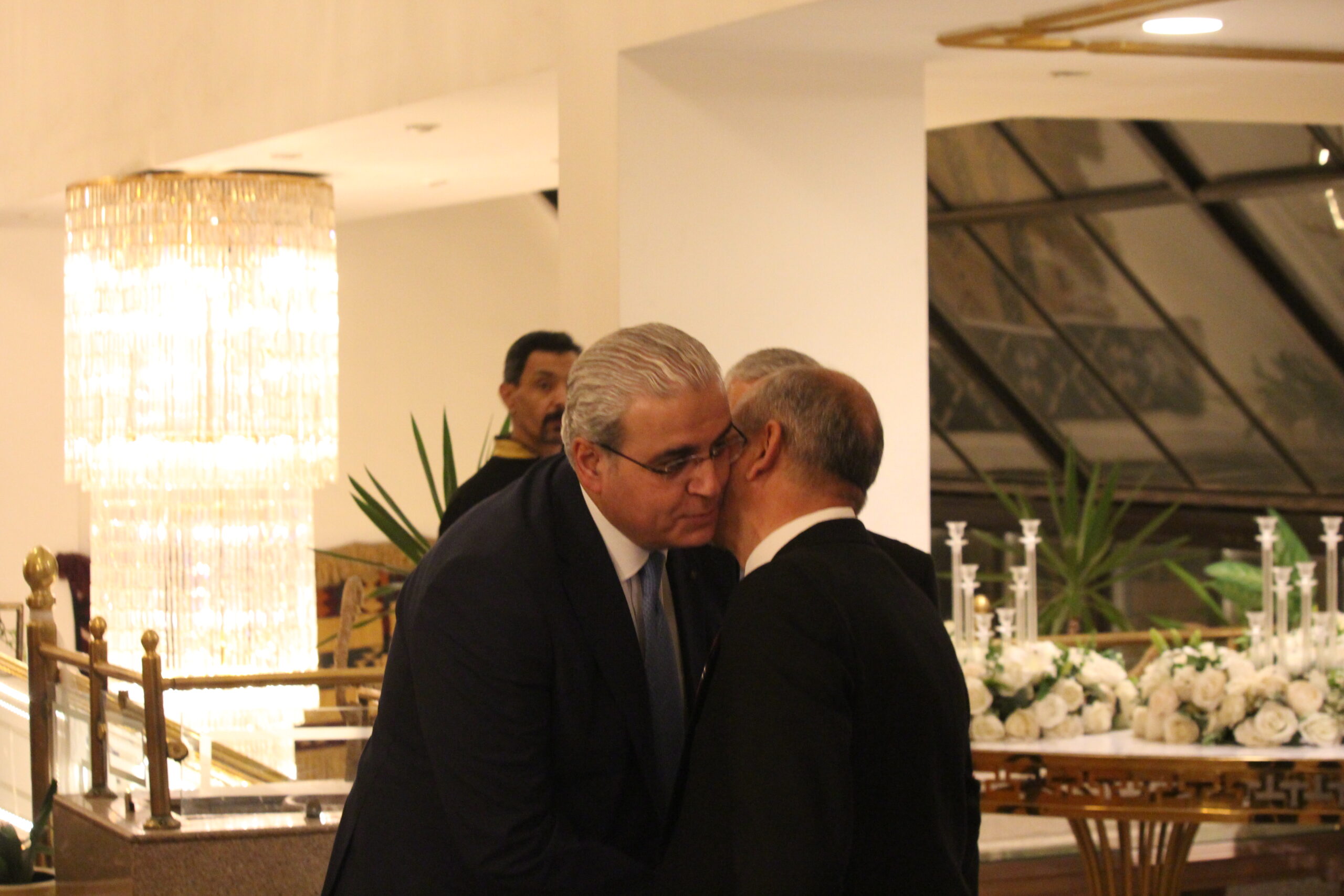 الكابتن الطيار دريد اللواما يولم بمناسبة زفاف نجله