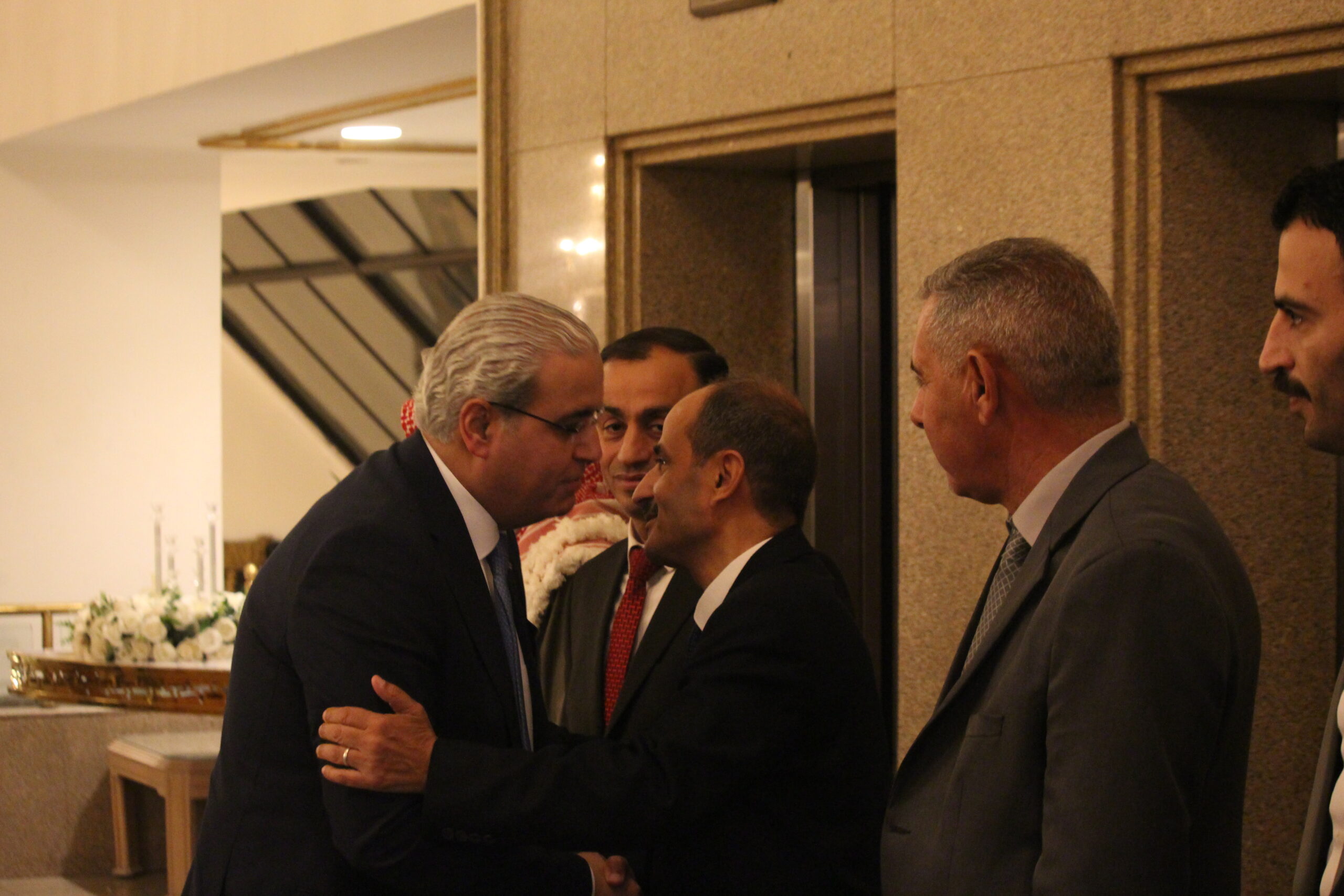 الكابتن الطيار دريد اللواما يولم بمناسبة زفاف نجله