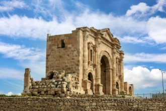 طرح عطاء للإشراف على صيانة وتهيئة موقع جرش الأثري لاستقبال الأشخاص ذوي الإعاقة