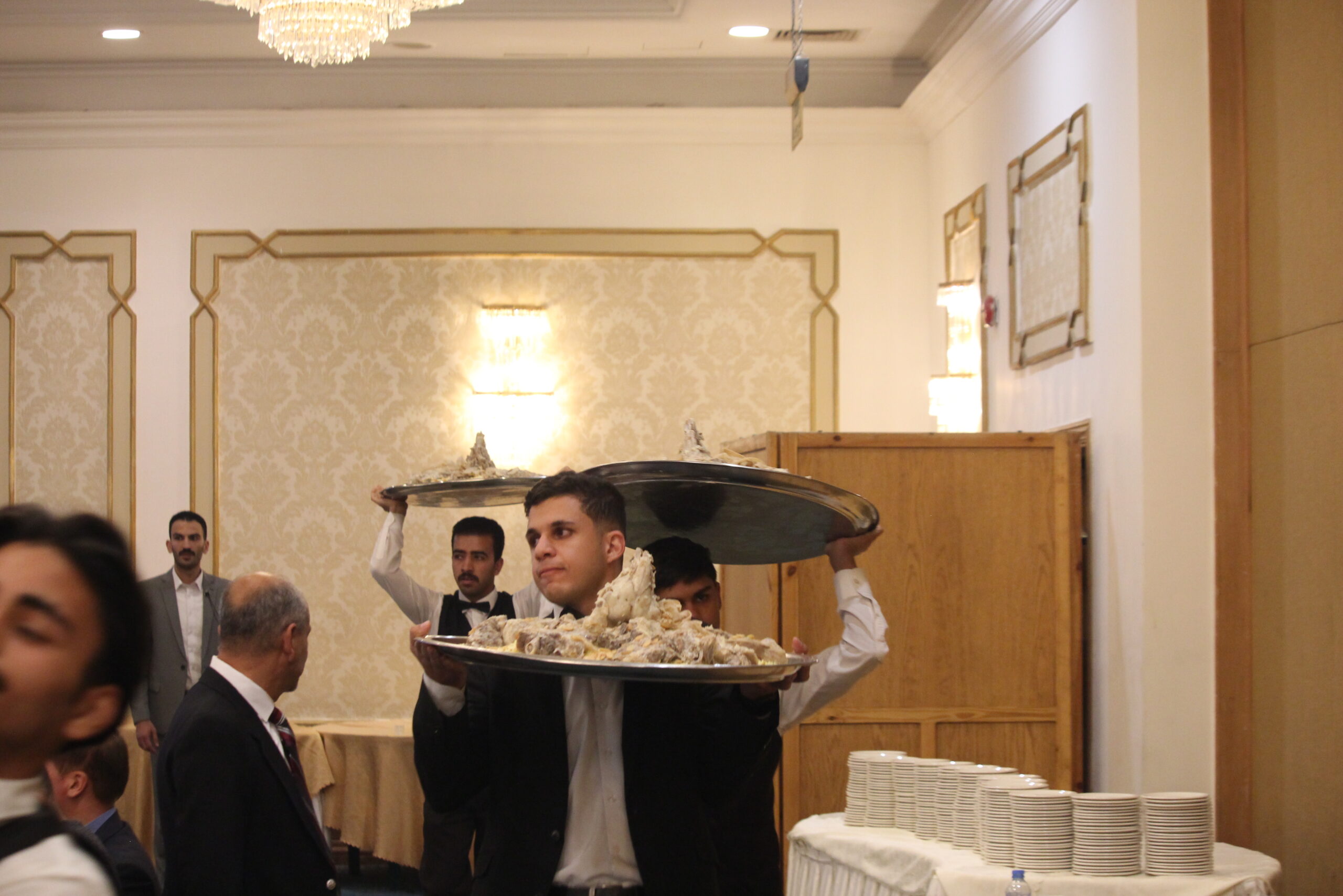 الكابتن الطيار دريد اللواما يولم بمناسبة زفاف نجله