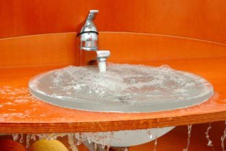 الصين: امرأة تغرق غرفة بفندق بالمياه بعد نوبة غضب