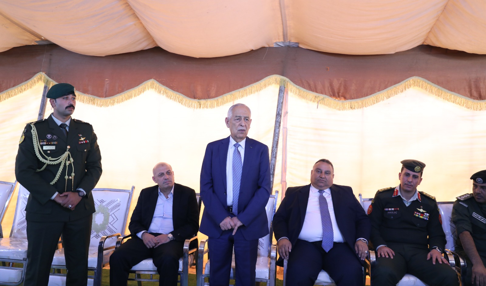 مندوبا عن الملك وولي العهد. العيسوي يعزي الشرفات والسلاخ والزريقات