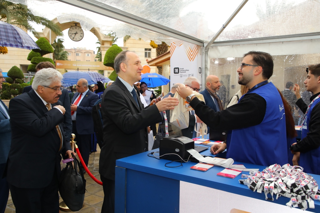 بالصور .. حفل افتتاح وفعاليات اليوم الأول لقمة " التايمز 2025" في عمان الاهلية