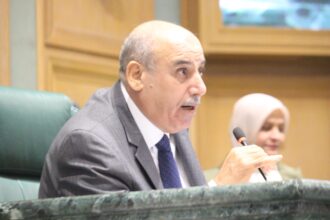 بالصور والفيديو.. النواب يستمع إلى خطاب الموازنة