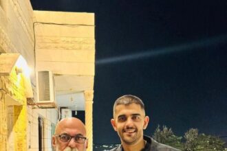 "غادر يا بني"... رسالة موجعة من الأستاذ محمد الرقاد في وداع ابنه