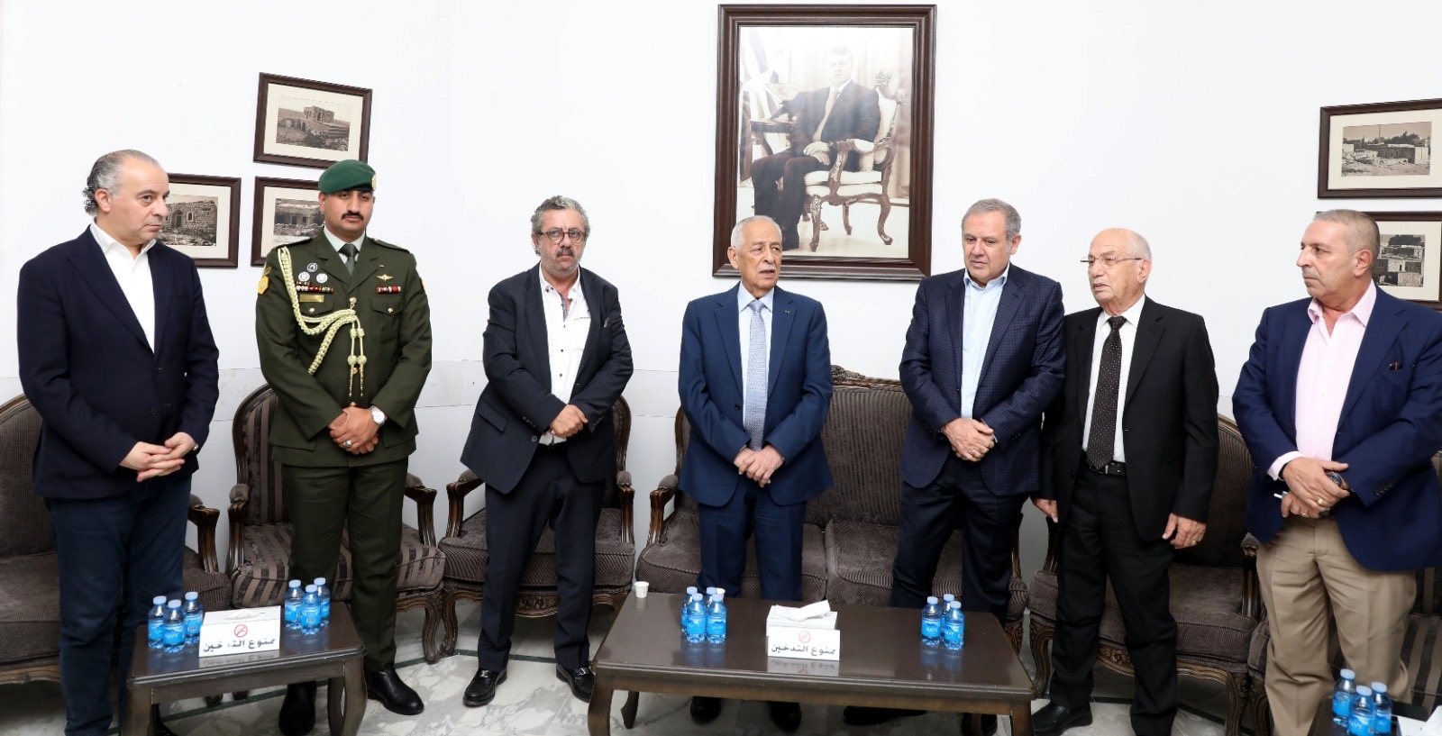 مندوبا عن الملك وولي العهد.. العيسوي يعزي آل حداد والعواملة