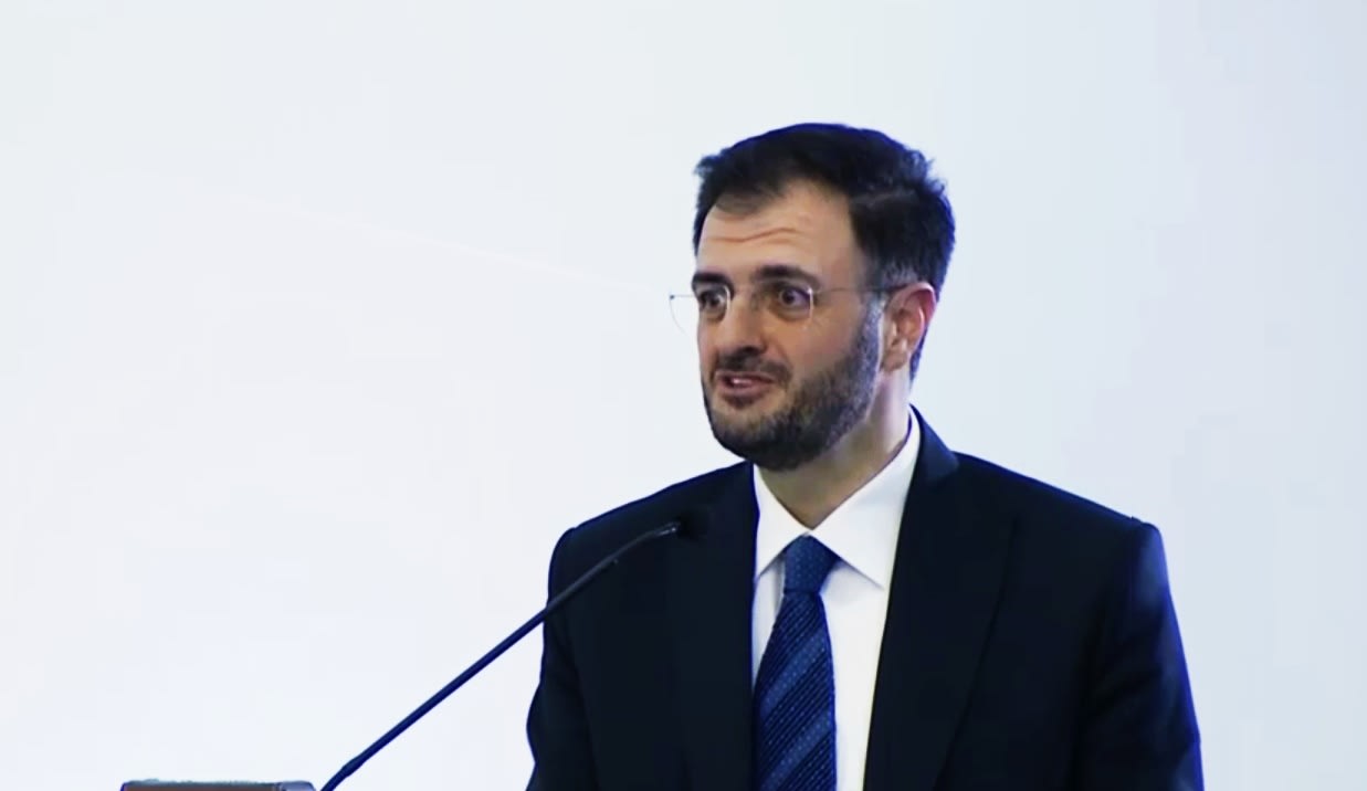 صورة حول : طاقية حاخام ووزير سوري .... جدل واسع طاقية حاخام ووزير سوري .... جدل واسع