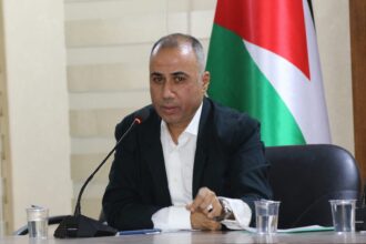 هل يقلق الملك؟ نعم يقلق… لكنه لا يخاف إلا الله